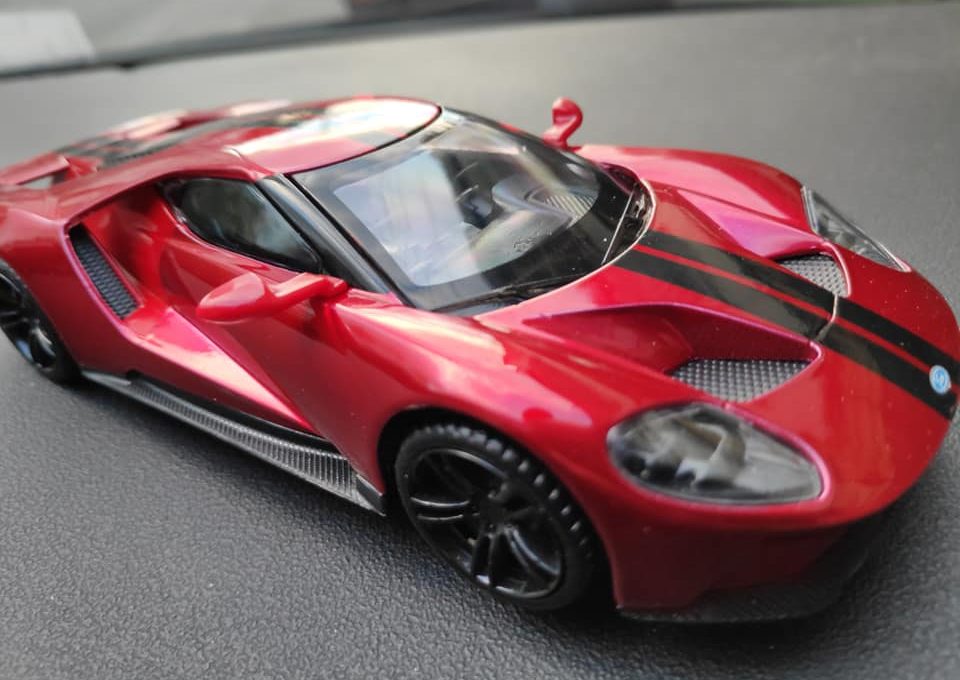 petron ford gt toy car